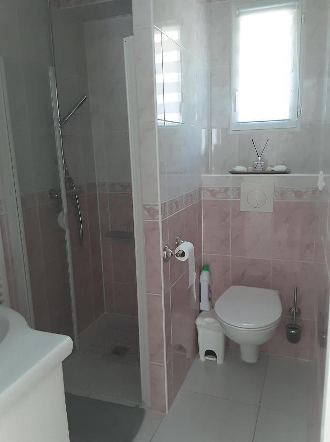 Gite Vickie Livry  Exterior foto